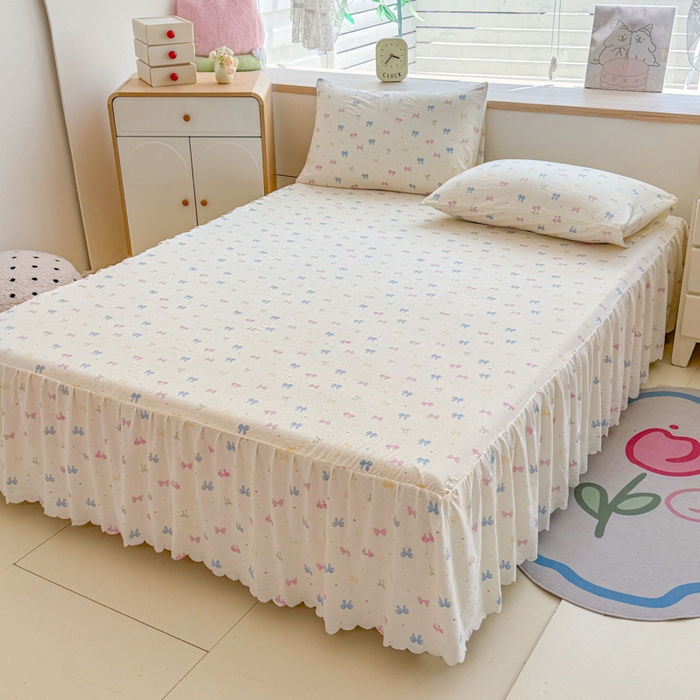 91家纺网 家纺一手货源 找家纺 莎臣豹 2025新款A类云感木棉皱皱纱双层纱床裙可配二三件套 蝶恋捕梦