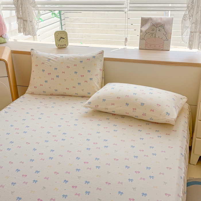 91家纺网 家纺一手货源 找家纺 莎臣豹 2025新款A类云感木棉皱皱纱双层纱床裙可配二三件套 蝶恋捕梦