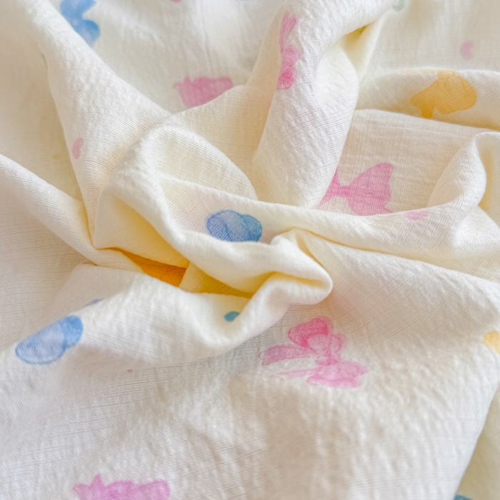 91家纺网 家纺一手货源 找家纺 莎臣豹 2025新款A类云感木棉皱皱纱双层纱床裙可配二三件套 蝶恋捕梦