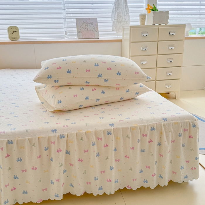 91家纺网 家纺一手货源 找家纺 莎臣豹 2025新款A类云感木棉皱皱纱双层纱床裙可配二三件套 蝶恋捕梦