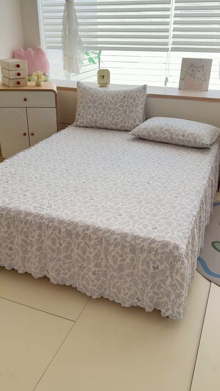 91家纺网 家纺一手货源 找家纺 莎臣豹 2025新款A类云感木棉皱皱纱双层纱床裙可配二三件套 蝶影清韵