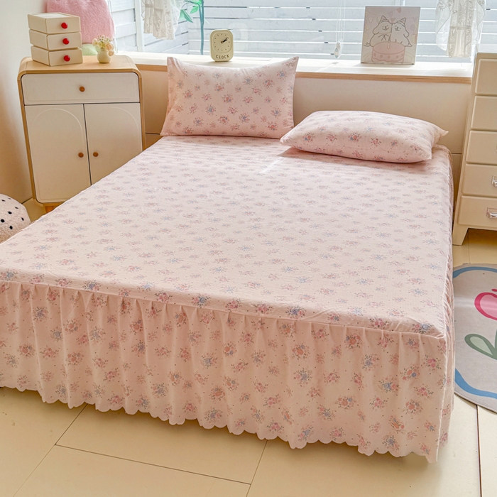 91家纺网 家纺一手货源 找家纺 莎臣豹 2025新款A类云感木棉皱皱纱双层纱床裙可配二三件套 粉黛花园