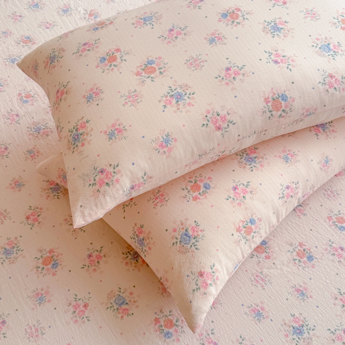 91家纺网 家纺一手货源 找家纺 莎臣豹 2025新款A类云感木棉皱皱纱双层纱床裙可配二三件套 粉黛花园