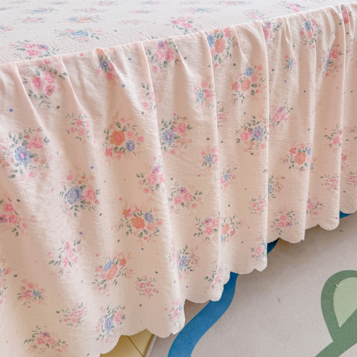 91家纺网 家纺一手货源 找家纺 莎臣豹 2025新款A类云感木棉皱皱纱双层纱床裙可配二三件套 粉黛花园