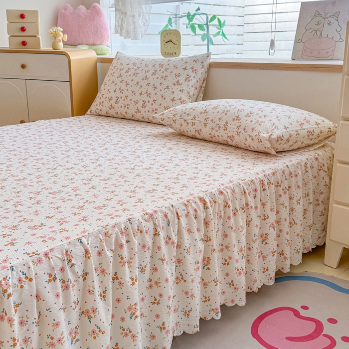 91家纺网 家纺一手货源 找家纺 莎臣豹 2025新款A类云感木棉皱皱纱双层纱床裙可配二三件套 粉桔花园