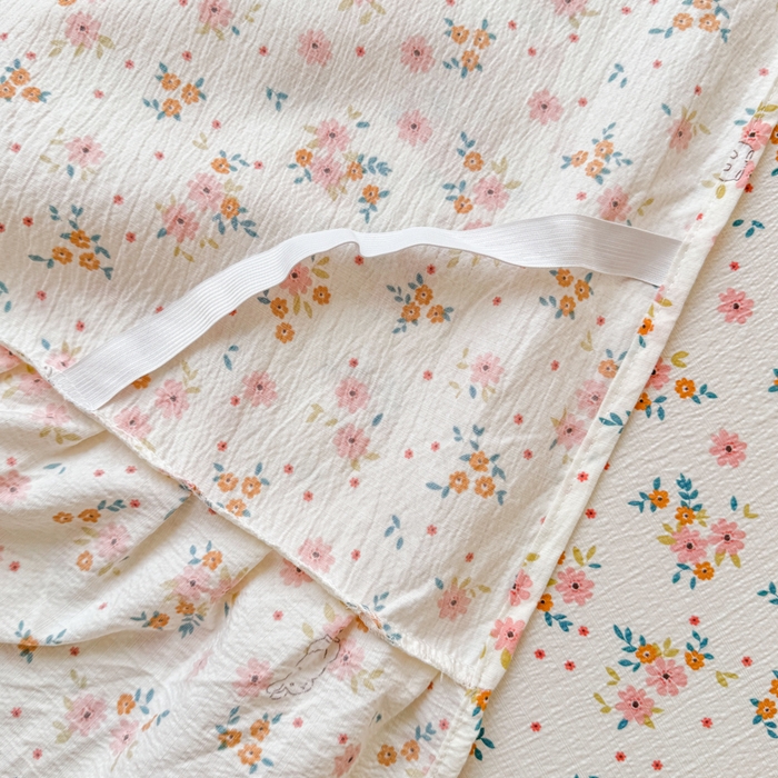 91家纺网 家纺一手货源 找家纺 莎臣豹 2025新款A类云感木棉皱皱纱双层纱床裙可配二三件套 粉桔花园