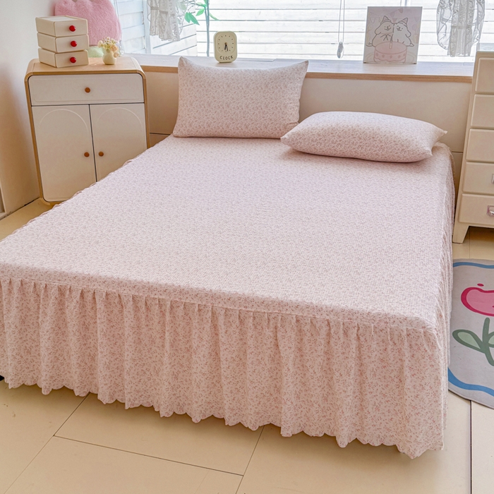 91家纺网 家纺一手货源 找家纺 莎臣豹 2025新款A类云感木棉皱皱纱双层纱床裙可配二三件套 粉雾花语