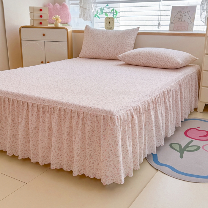 91家纺网 家纺一手货源 找家纺 莎臣豹 2025新款A类云感木棉皱皱纱双层纱床裙可配二三件套 粉雾花语