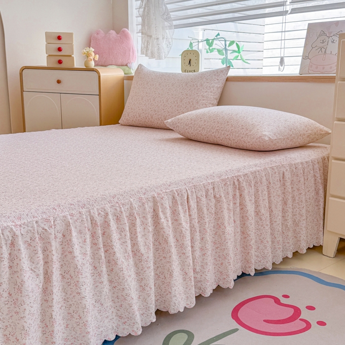 91家纺网 家纺一手货源 找家纺 莎臣豹 2025新款A类云感木棉皱皱纱双层纱床裙可配二三件套 粉雾花语