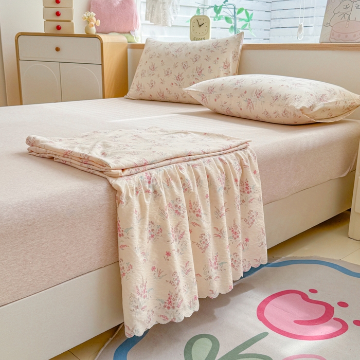 91家纺网 家纺一手货源 找家纺 莎臣豹 2025新款A类云感木棉皱皱纱双层纱床裙可配二三件套 粉雪絮语