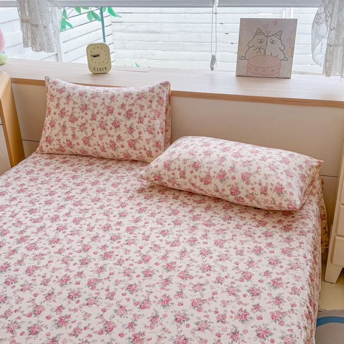 91家纺网 家纺一手货源 找家纺 莎臣豹 2025新款A类云感木棉皱皱纱双层纱床裙可配二三件套 花影织梦