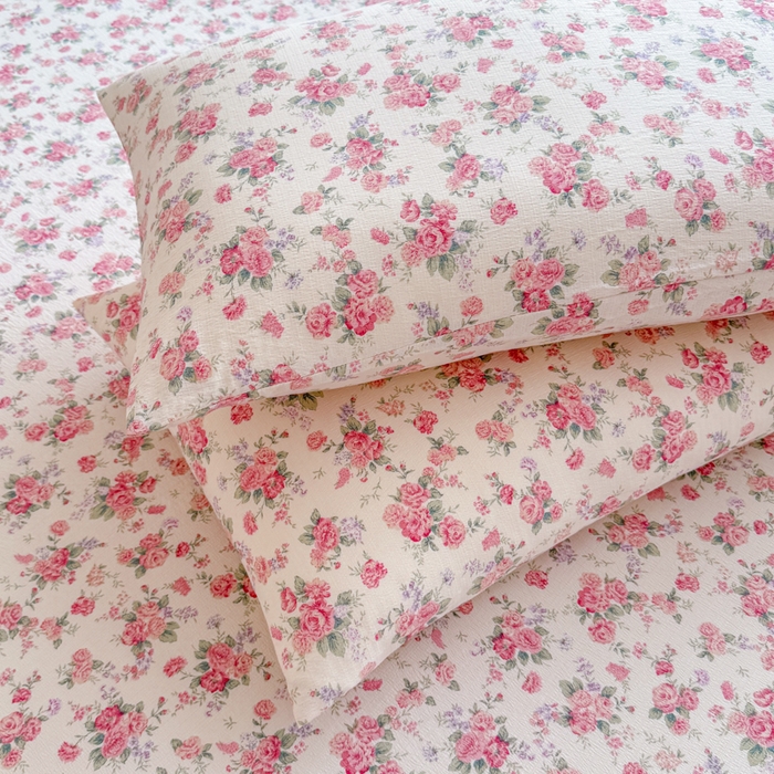 91家纺网 家纺一手货源 找家纺 莎臣豹 2025新款A类云感木棉皱皱纱双层纱床裙可配二三件套 花影织梦