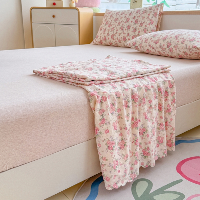 91家纺网 家纺一手货源 找家纺 莎臣豹 2025新款A类云感木棉皱皱纱双层纱床裙可配二三件套 花影织梦