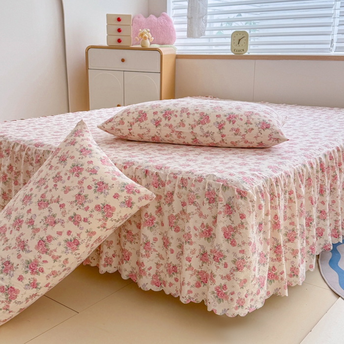 91家纺网 家纺一手货源 找家纺 莎臣豹 2025新款A类云感木棉皱皱纱双层纱床裙可配二三件套 花影织梦