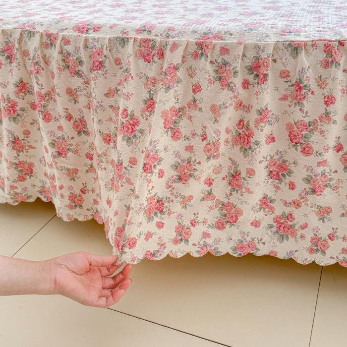 91家纺网 家纺一手货源 找家纺 莎臣豹 2025新款A类云感木棉皱皱纱双层纱床裙可配二三件套 花影织梦