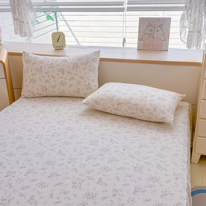 91家纺网 家纺一手货源 找家纺 莎臣豹 2025新款A类云感木棉皱皱纱双层纱床裙可配二三件套 蜜露纱紫