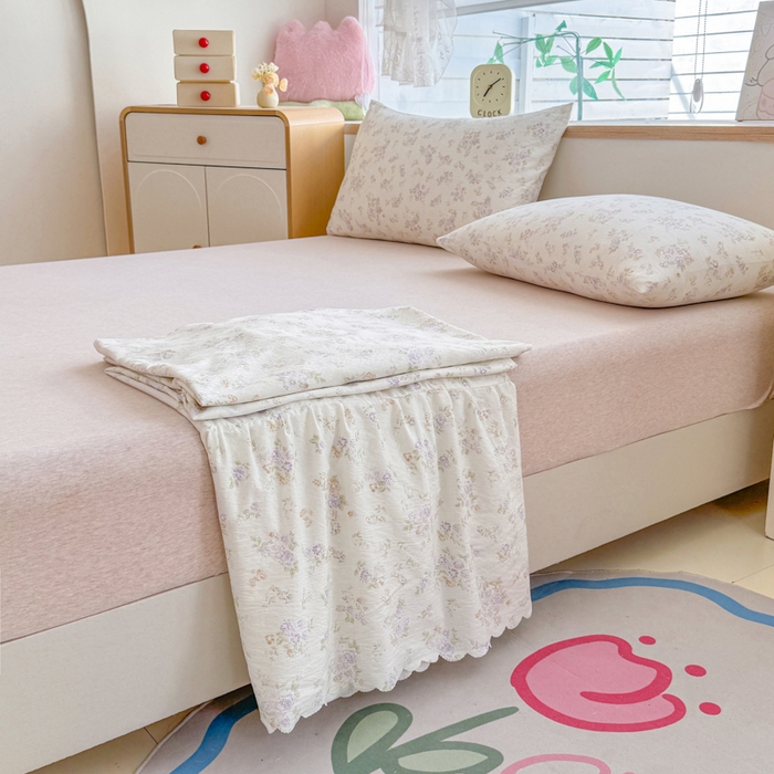 91家纺网 家纺一手货源 找家纺 莎臣豹 2025新款A类云感木棉皱皱纱双层纱床裙可配二三件套 蜜露纱紫