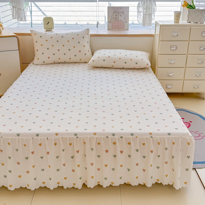 91家纺网 家纺一手货源 找家纺 莎臣豹 2025新款A类云感木棉皱皱纱双层纱床裙可配二三件套 蜜糖心语