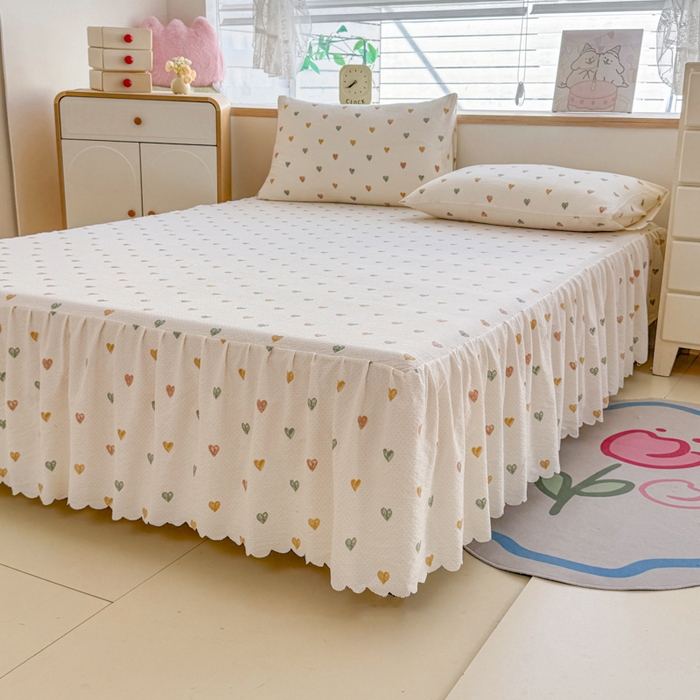 91家纺网 家纺一手货源 找家纺 莎臣豹 2025新款A类云感木棉皱皱纱双层纱床裙可配二三件套 蜜糖心语