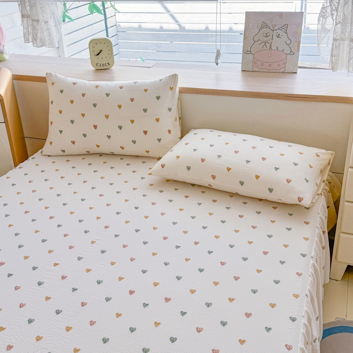 91家纺网 家纺一手货源 找家纺 莎臣豹 2025新款A类云感木棉皱皱纱双层纱床裙可配二三件套 蜜糖心语