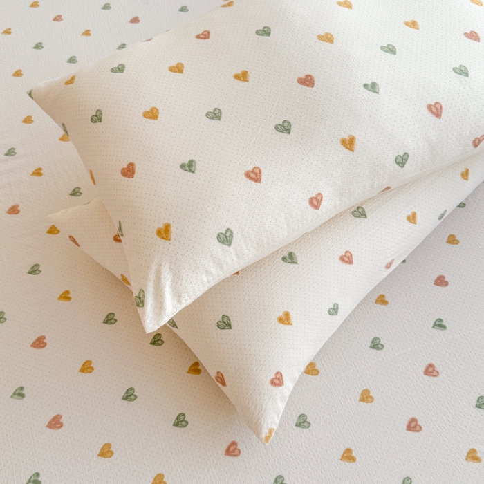 91家纺网 家纺一手货源 找家纺 莎臣豹 2025新款A类云感木棉皱皱纱双层纱床裙可配二三件套 蜜糖心语