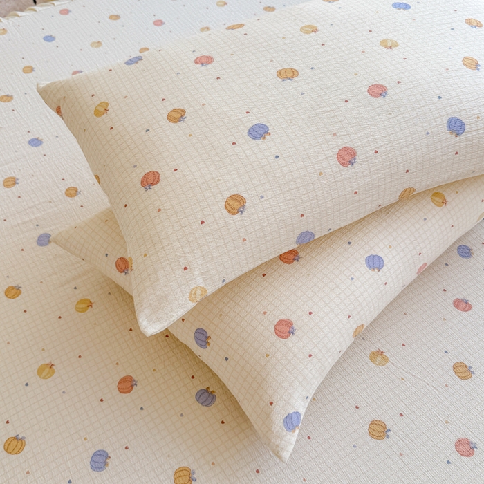 91家纺网 家纺一手货源 找家纺 莎臣豹 2025新款A类云感木棉皱皱纱双层纱床裙可配二三件套 南瓜物语