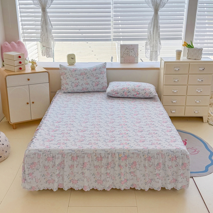 91家纺网 家纺一手货源 找家纺 莎臣豹 2025新款A类云感木棉皱皱纱双层纱床裙可配二三件套 甜梦花韵