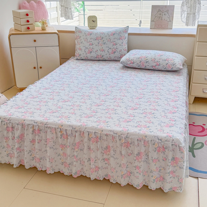 91家纺网 家纺一手货源 找家纺 莎臣豹 2025新款A类云感木棉皱皱纱双层纱床裙可配二三件套 甜梦花韵