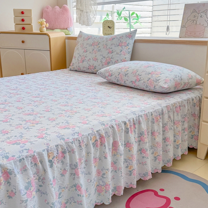 91家纺网 家纺一手货源 找家纺 莎臣豹 2025新款A类云感木棉皱皱纱双层纱床裙可配二三件套 甜梦花韵