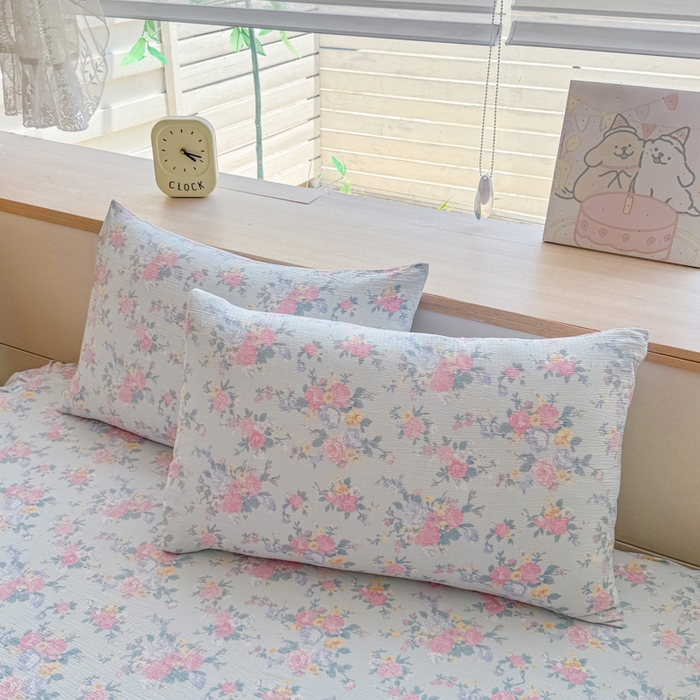 91家纺网 家纺一手货源 找家纺 莎臣豹 2025新款A类云感木棉皱皱纱双层纱床裙可配二三件套 甜梦花韵