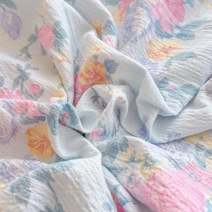 91家纺网 家纺一手货源 找家纺 莎臣豹 2025新款A类云感木棉皱皱纱双层纱床裙可配二三件套 甜梦花韵