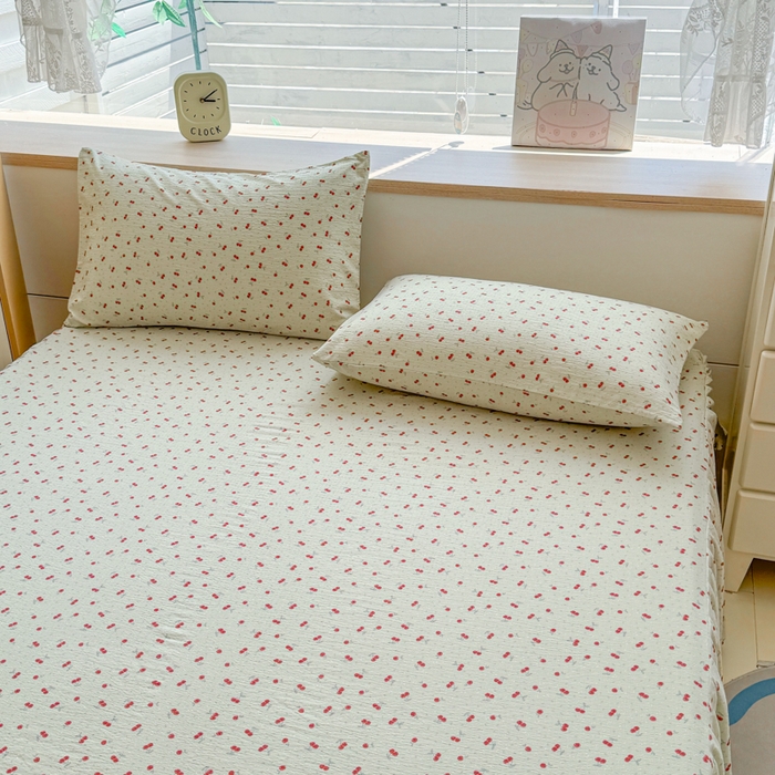 91家纺网 家纺一手货源 找家纺 莎臣豹 2025新款A类云感木棉皱皱纱双层纱床裙可配二三件套 樱络