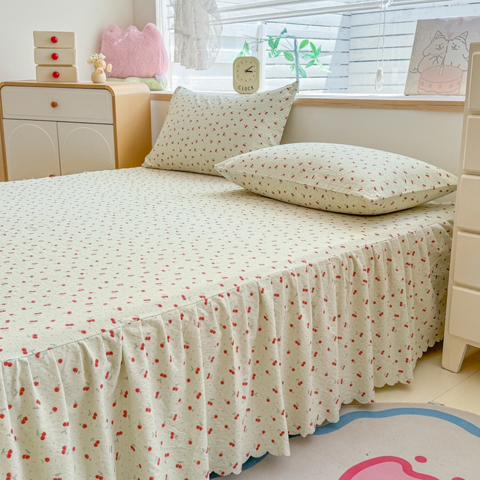 91家纺网 家纺一手货源 找家纺 莎臣豹 2025新款A类云感木棉皱皱纱双层纱床裙可配二三件套 樱络