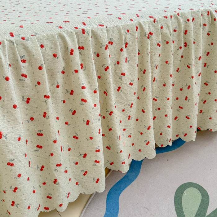 91家纺网 家纺一手货源 找家纺 莎臣豹 2025新款A类云感木棉皱皱纱双层纱床裙可配二三件套 樱络