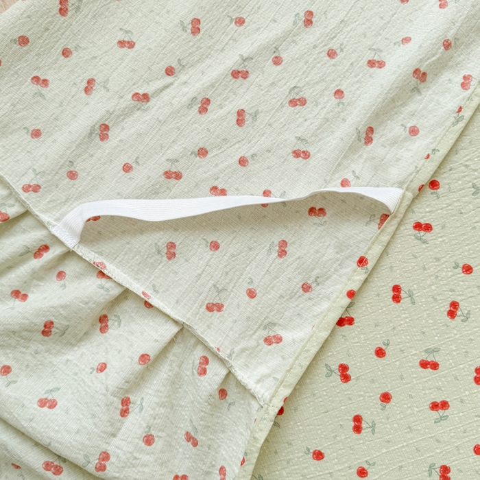 91家纺网 家纺一手货源 找家纺 莎臣豹 2025新款A类云感木棉皱皱纱双层纱床裙可配二三件套 樱络