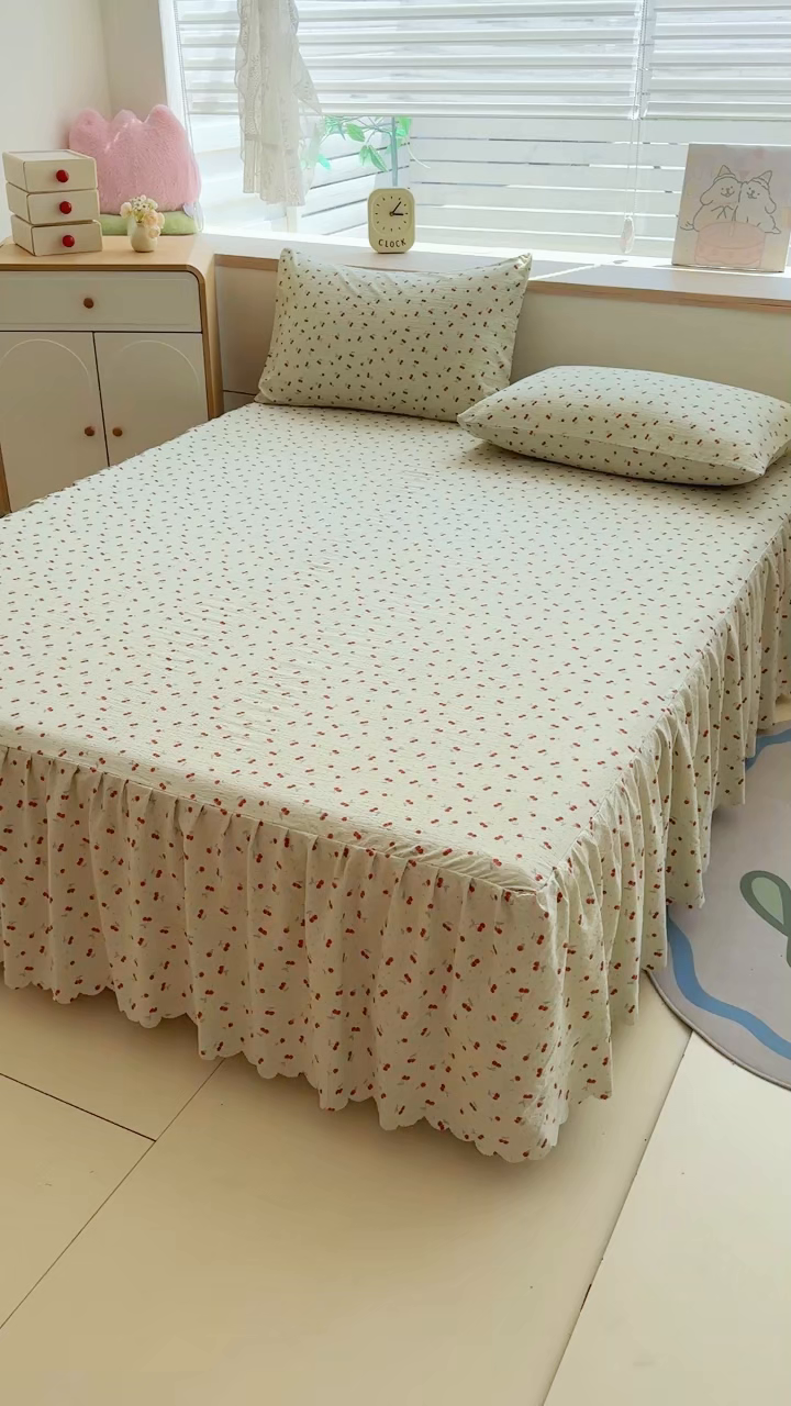 91家纺网 家纺一手货源 找家纺 莎臣豹 2025新款A类云感木棉皱皱纱双层纱床裙可配二三件套 樱络