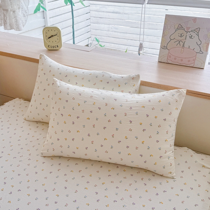 91家纺网 家纺一手货源 找家纺 莎臣豹 2025新款A类云感木棉皱皱纱双层纱床裙可配二三件套 樱桃蜜语