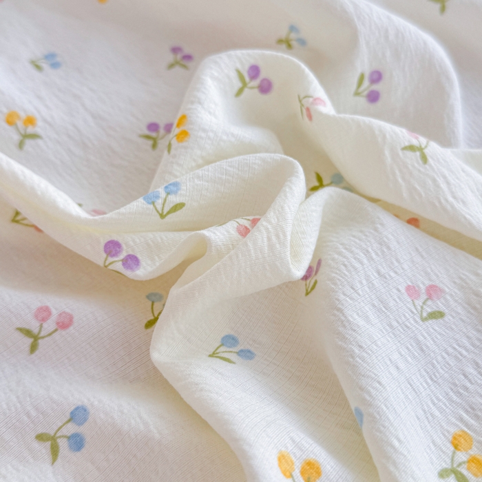 91家纺网 家纺一手货源 找家纺 莎臣豹 2025新款A类云感木棉皱皱纱双层纱床裙可配二三件套 樱桃蜜语