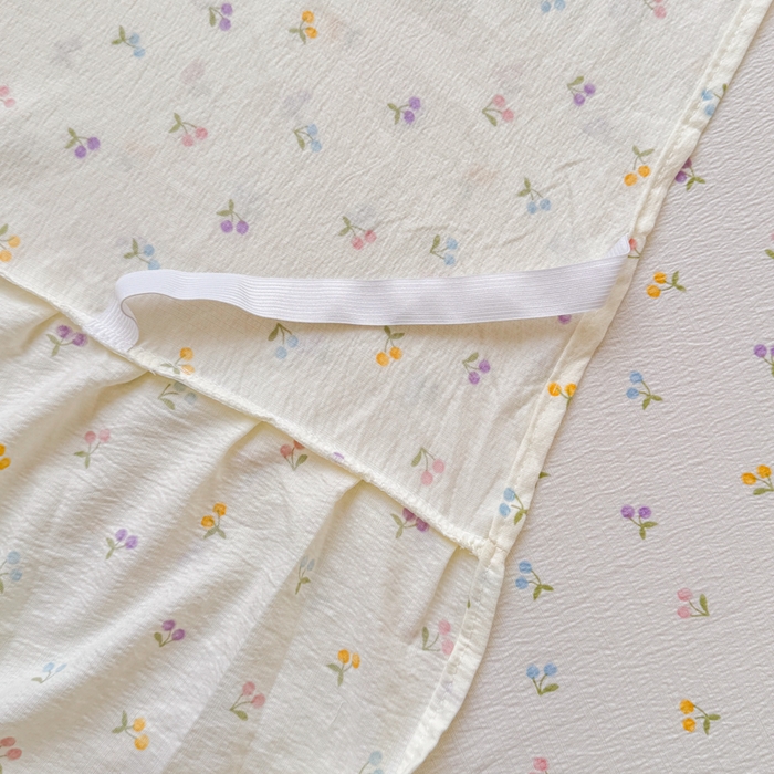 91家纺网 家纺一手货源 找家纺 莎臣豹 2025新款A类云感木棉皱皱纱双层纱床裙可配二三件套 樱桃蜜语