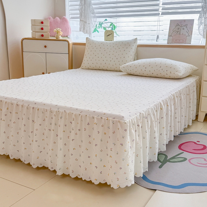 91家纺网 家纺一手货源 找家纺 莎臣豹 2025新款A类云感木棉皱皱纱双层纱床裙可配二三件套 樱桃蜜语