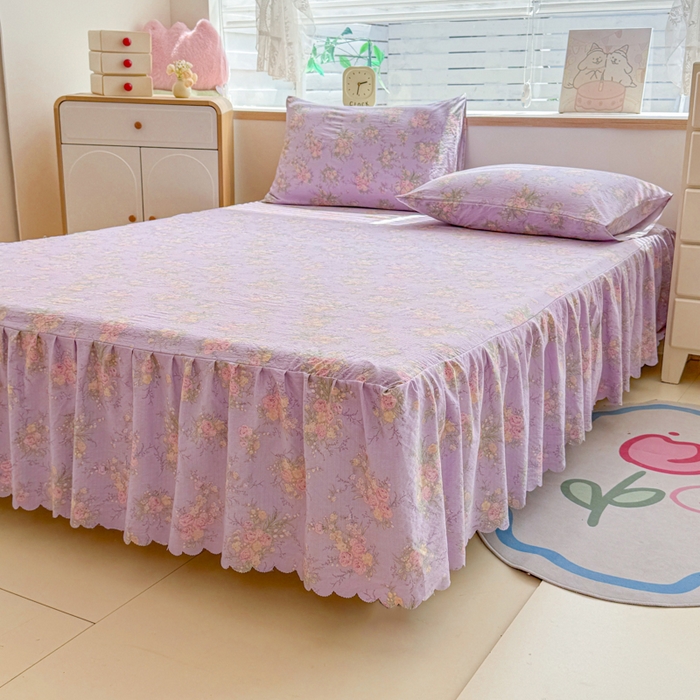 91家纺网 家纺一手货源 找家纺 莎臣豹 2025新款A类云感木棉皱皱纱双层纱床裙可配二三件套 紫裥垂蜜