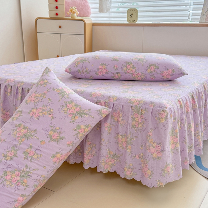 91家纺网 家纺一手货源 找家纺 莎臣豹 2025新款A类云感木棉皱皱纱双层纱床裙可配二三件套 紫裥垂蜜