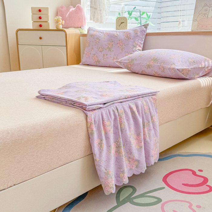 91家纺网 家纺一手货源 找家纺 莎臣豹 2025新款A类云感木棉皱皱纱双层纱床裙可配二三件套 紫裥垂蜜