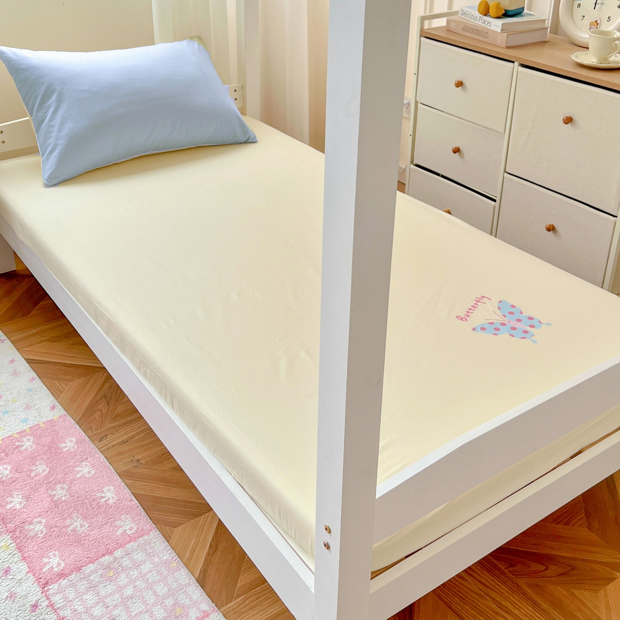 91家纺网 家纺一手货源 找家纺  泽西2025新品A类13376加密全棉卡通床笠三件套纯棉学生宿舍单床笠 快乐蝶-奶油黄