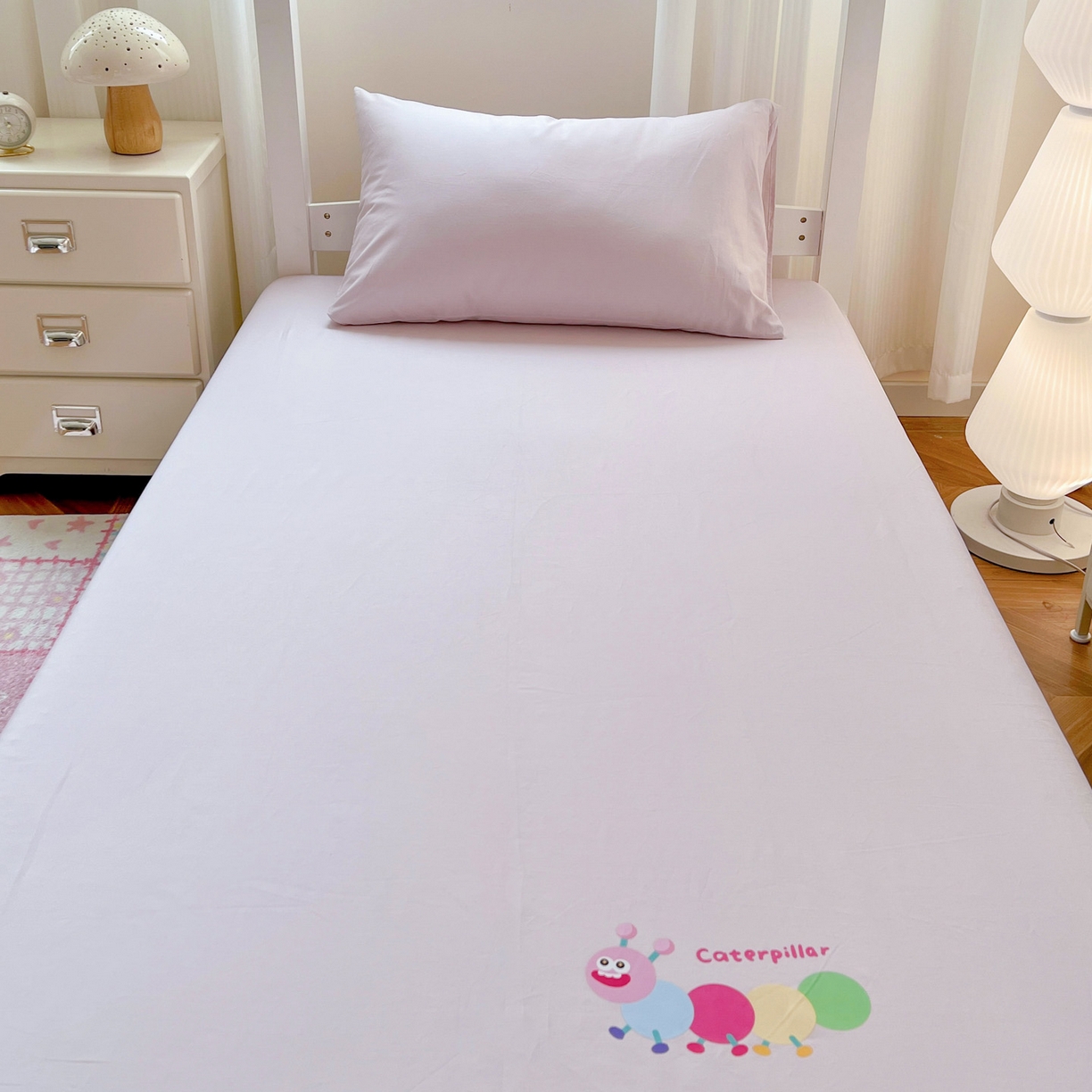 91家纺网 家纺一手货源 找家纺  泽西2025新品A类13376加密全棉卡通床笠三件套纯棉学生宿舍单床笠 淘气虫-微微紫