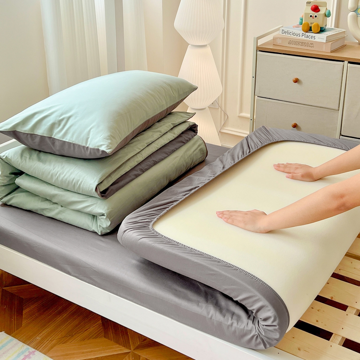 91家纺网 家纺一手货源 找家纺  泽西2025新品A类13376加密全棉卡通床笠三件套纯棉学生宿舍单床笠 天使马-高级灰