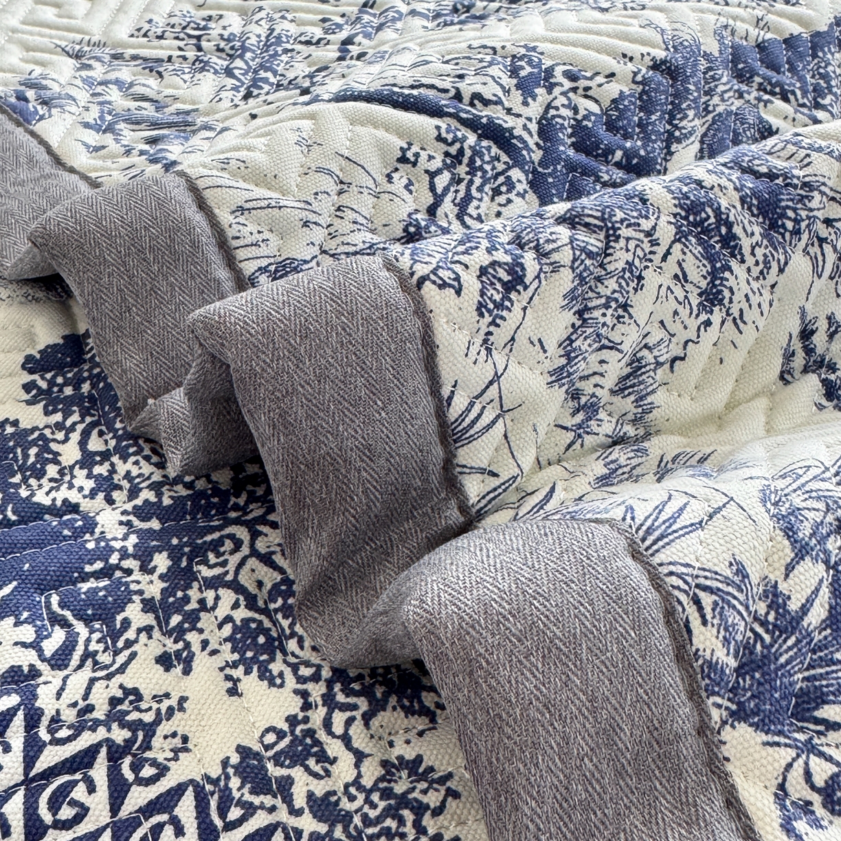 91家纺网 家纺一手货源 找家纺 简宜家居（朝初家纺） 2025春夏新款全棉纯棉老粗布床单绗缝凉席席子 床褥 薄垫子 一席多用蓝图