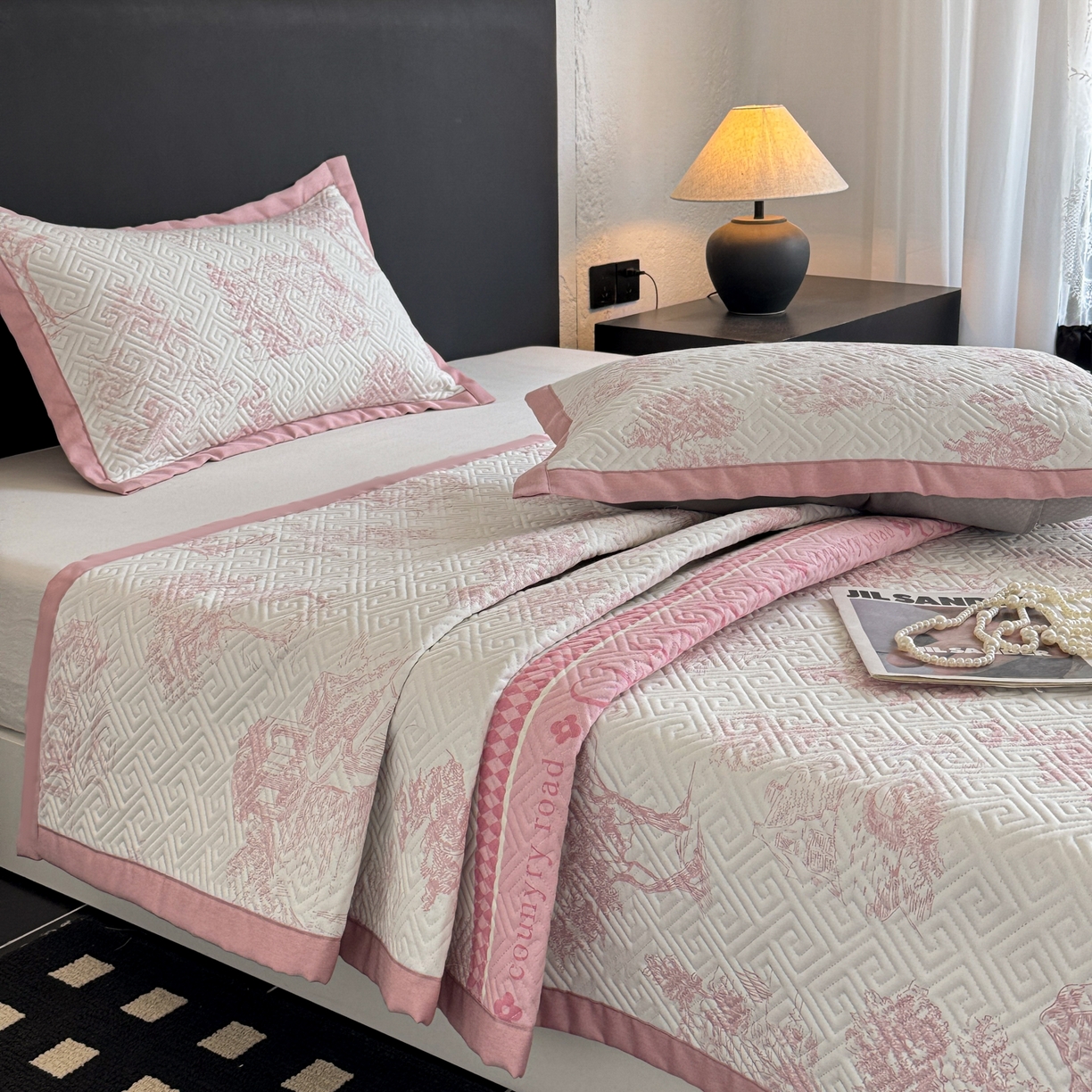 91家纺网 家纺一手货源 找家纺 简宜家居（朝初家纺） 2025春夏新款全棉纯棉老粗布床单绗缝凉席席子 床褥 薄垫子 一席多用民俗-粉