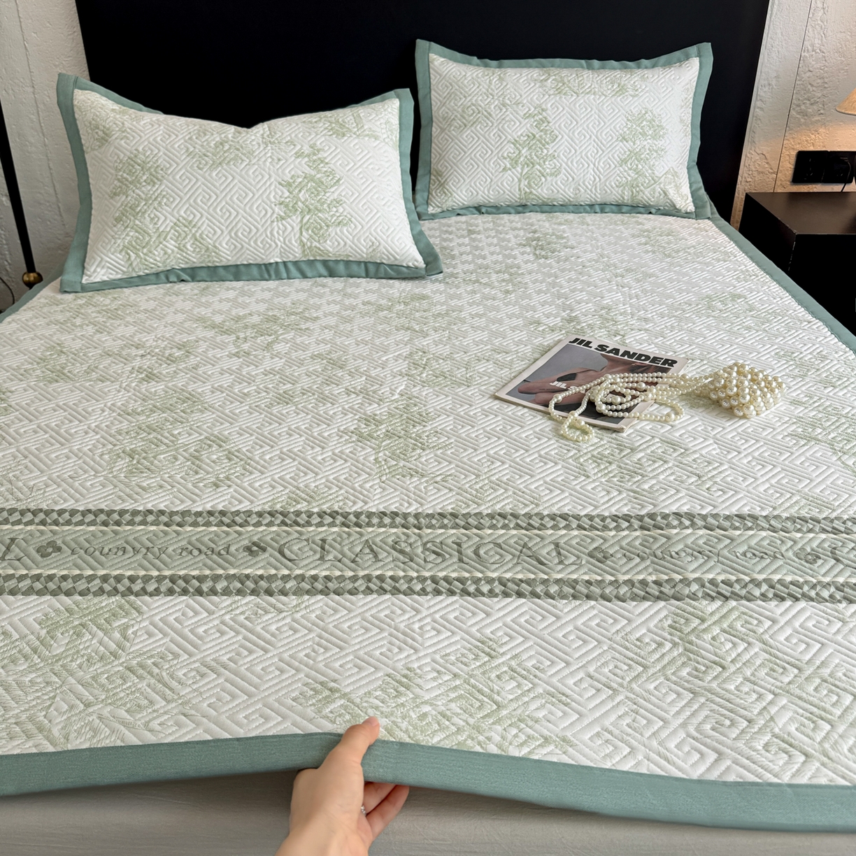 91家纺网 家纺一手货源 找家纺 简宜家居（朝初家纺） 2025春夏新款全棉纯棉老粗布床单绗缝凉席席子 床褥 薄垫子 一席多用民俗-绿