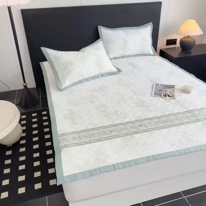 91家纺网 家纺一手货源 找家纺 简宜家居（朝初家纺） 2025春夏新款全棉纯棉老粗布床单绗缝凉席席子 床褥 薄垫子 一席多用民俗-绿